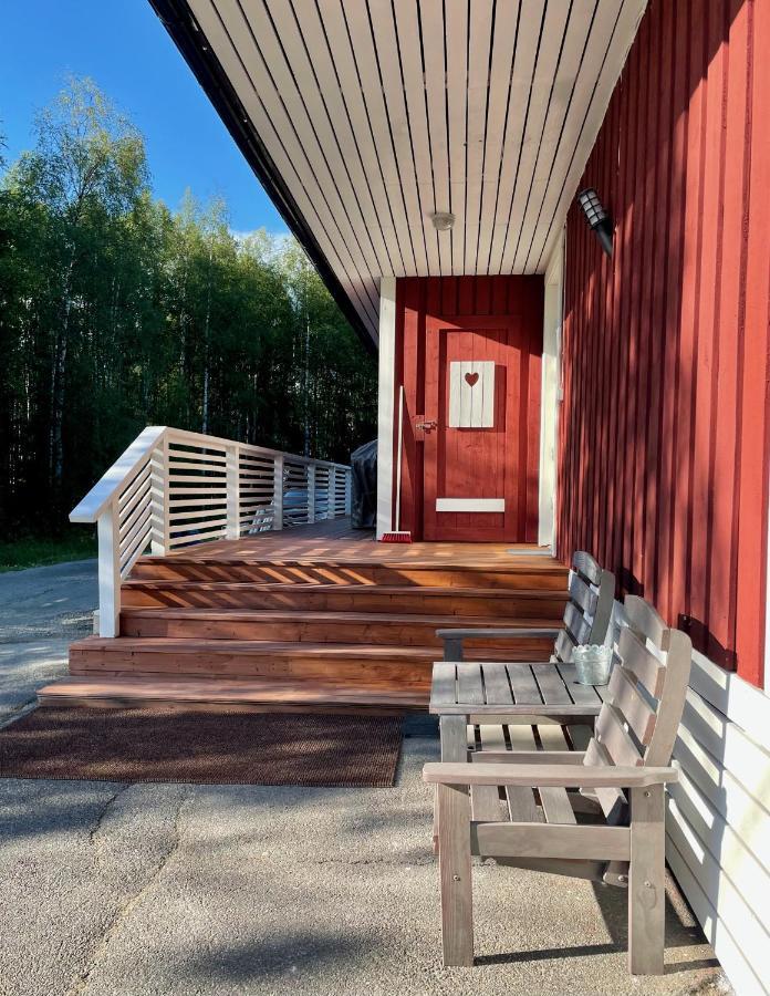 Cozy Renovated House With A Lot Of Parking Space. Haparanda  Bagian luar foto