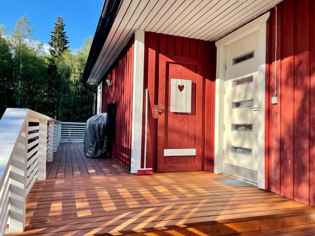 Cozy Renovated House With A Lot Of Parking Space. Haparanda  Bagian luar foto